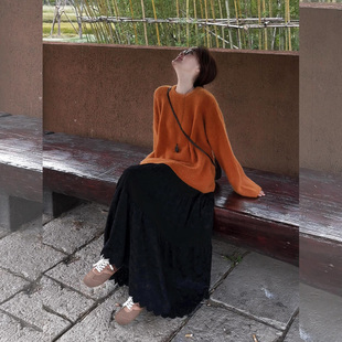 橘红色圆领长袖套头毛衣女秋冬季2025新款绝美复古风宽松针织上衣