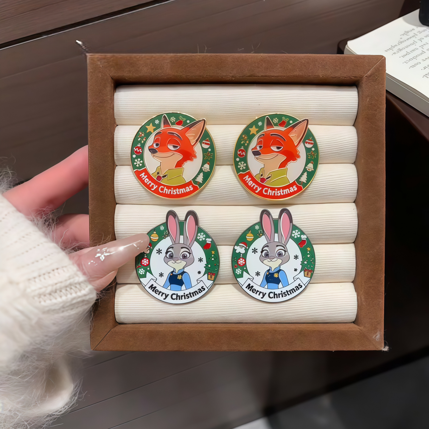 疯狂动物城2圆形胸针女尼克朱迪设计衣服配饰学生包包装饰品别针,饰品/流行首饰/时尚饰品新,胸针,淘宝优惠券,粉丝福利购,淘宝优惠卷