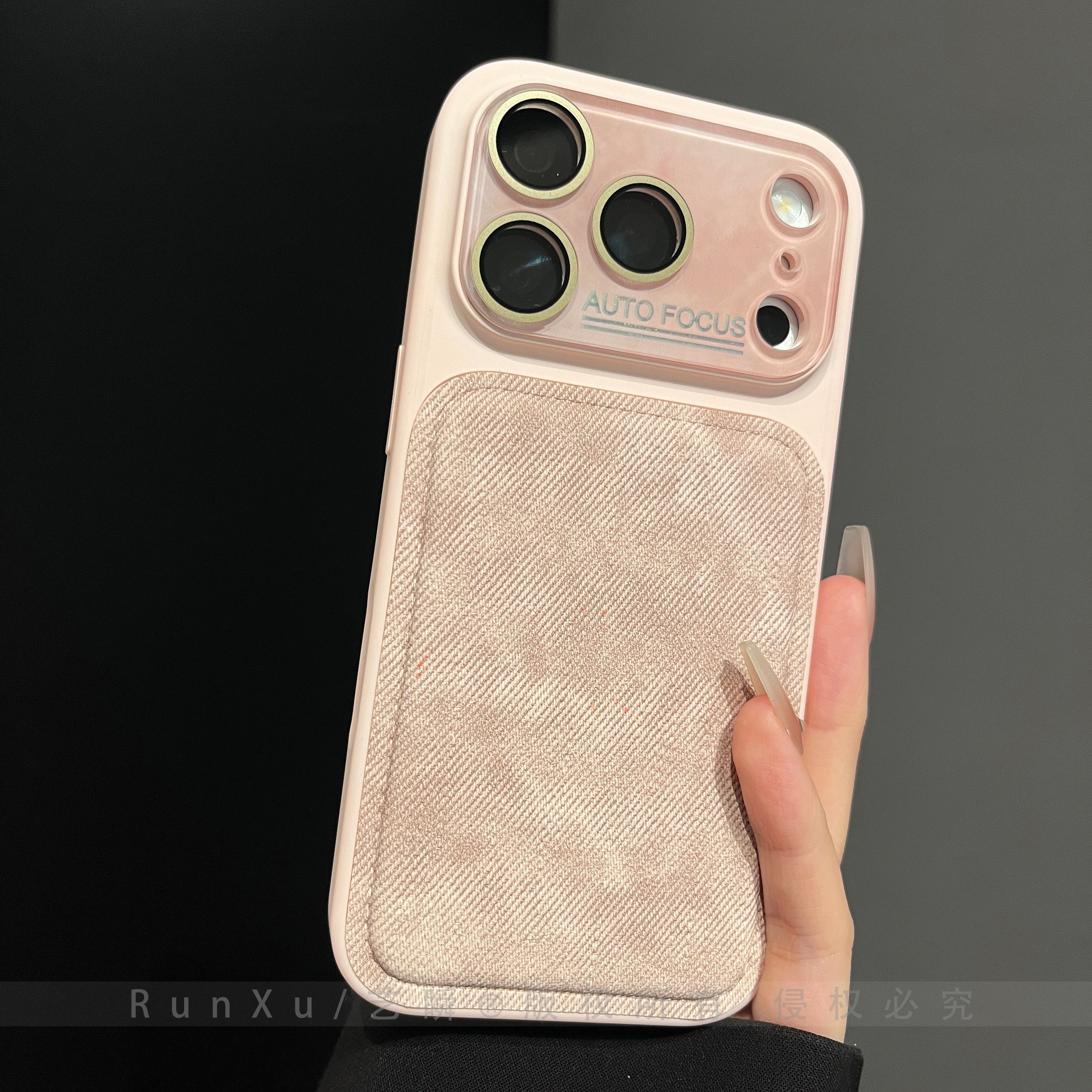 鼓包砂粉牛仔布鎏金大视窗适用iPhone17ProMax手机壳1