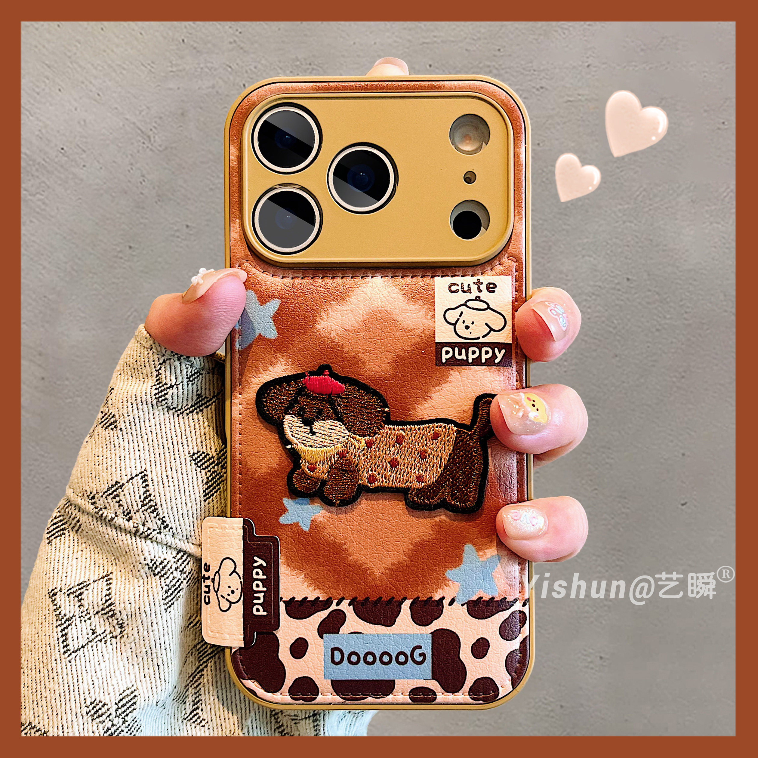 秋冬新款棕色棱形格纹红帽腊肠狗适用iPhone17ProMax手