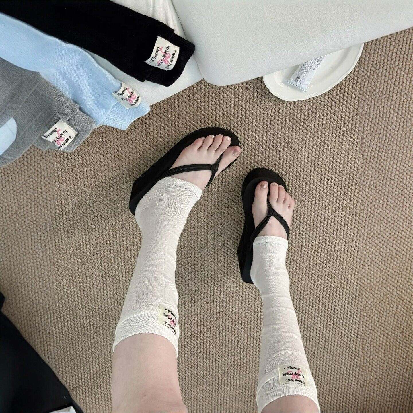 救命~白袜+百褶裙太有韩女那味了
