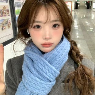 浅蓝色手工围巾女秋冬季高级感显白针织男保暖柔软2026新款潮围脖