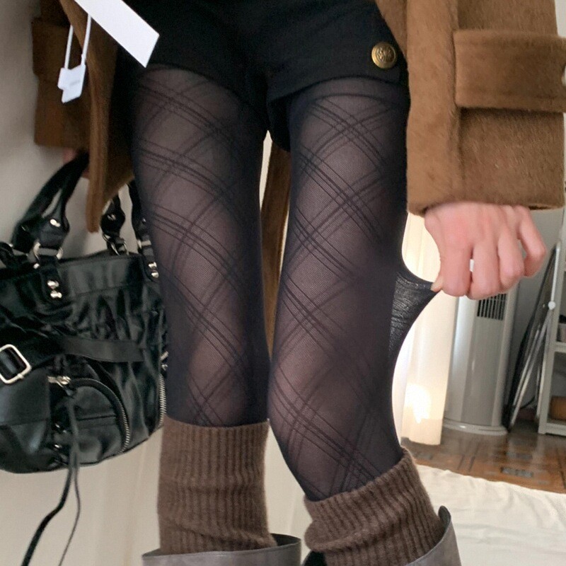 清透菱格黑丝袜~拿捏秋冬穿搭OK