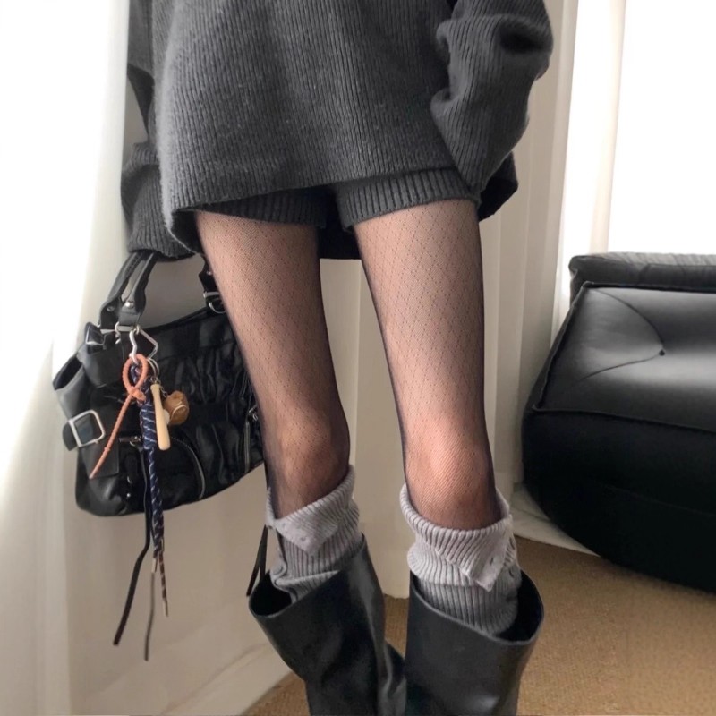 能不能把菱格黑丝焊在我腿上！.黑色+菱格纹好高级~自带柔焦感！