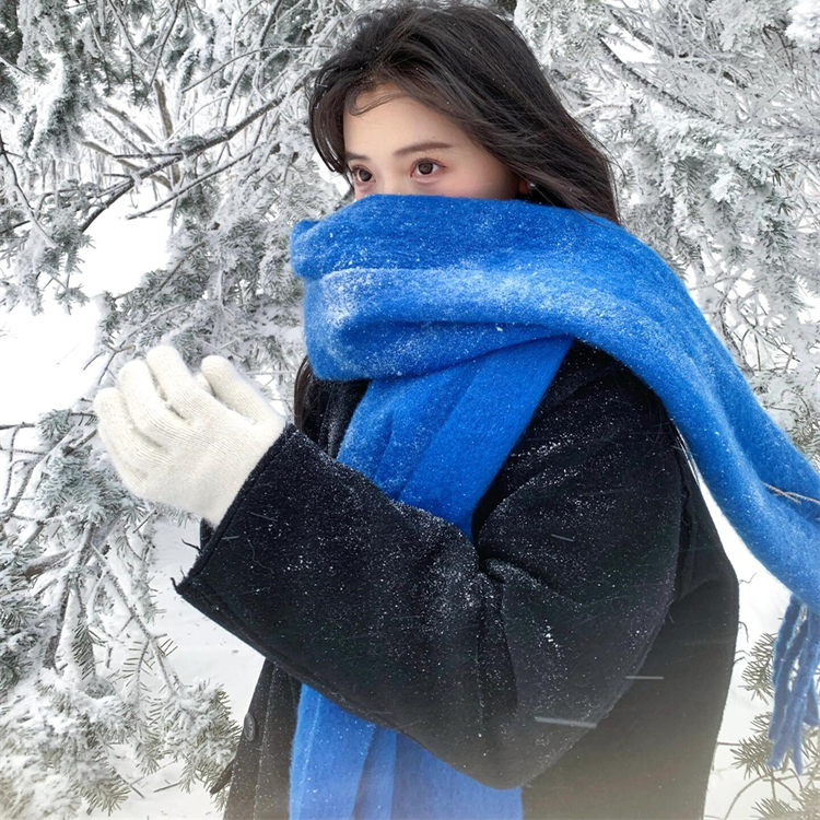 克莱因蓝色围巾女冬季韩系氛围感