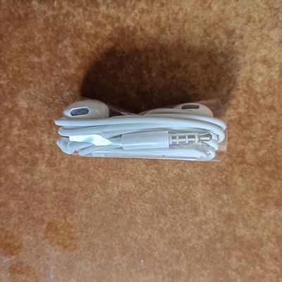 圆头华为AM115有线耳机荣耀Playv10 V20 X10 AM115耳机适用