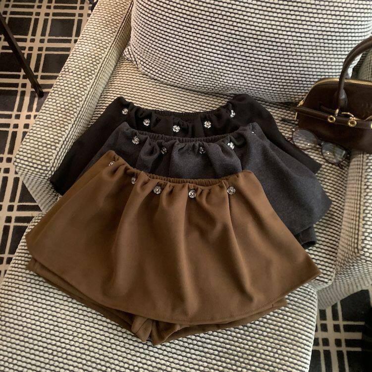 辣妹毛呢短裙秋冬款2026高腰新款显瘦防走光蓬蓬裙韩系复古半身裙