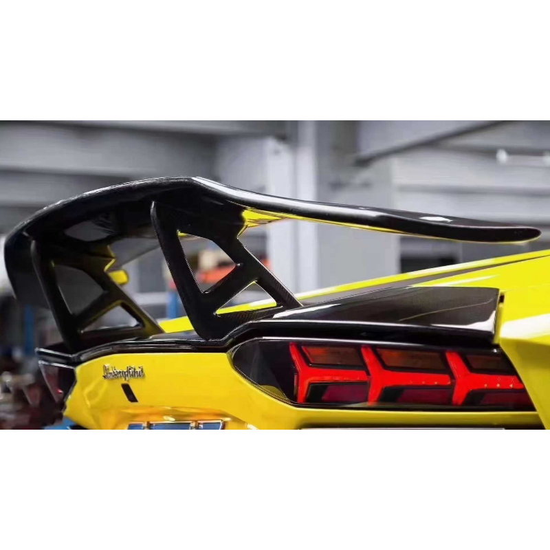 兰博基尼大牛碳纤维DMC尾翼