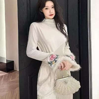 秋冬新款新中式德绒加厚磨毛绒袖口刺绣打底衫圆领保暖时尚上衣女