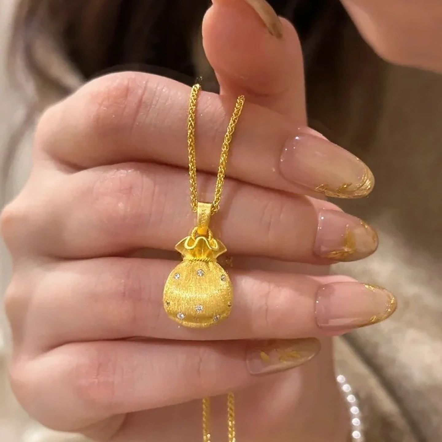 古法沙金镶钻拉丝小福袋吊坠项链女新中式轻奢花丝钱袋子锁骨链