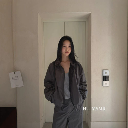 广州十三行HUMSMR2026秋上新简约立领抽绳拉链休闲短外套女 G3083