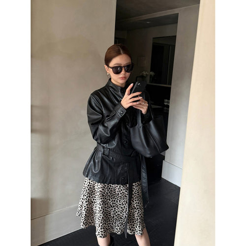 韩迅 飒雅复古垂软皮衣外套 立领系腰带仿皮夹克女2026秋款27465