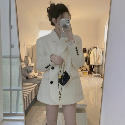 白色毛呢西装外套女短款宽松加厚