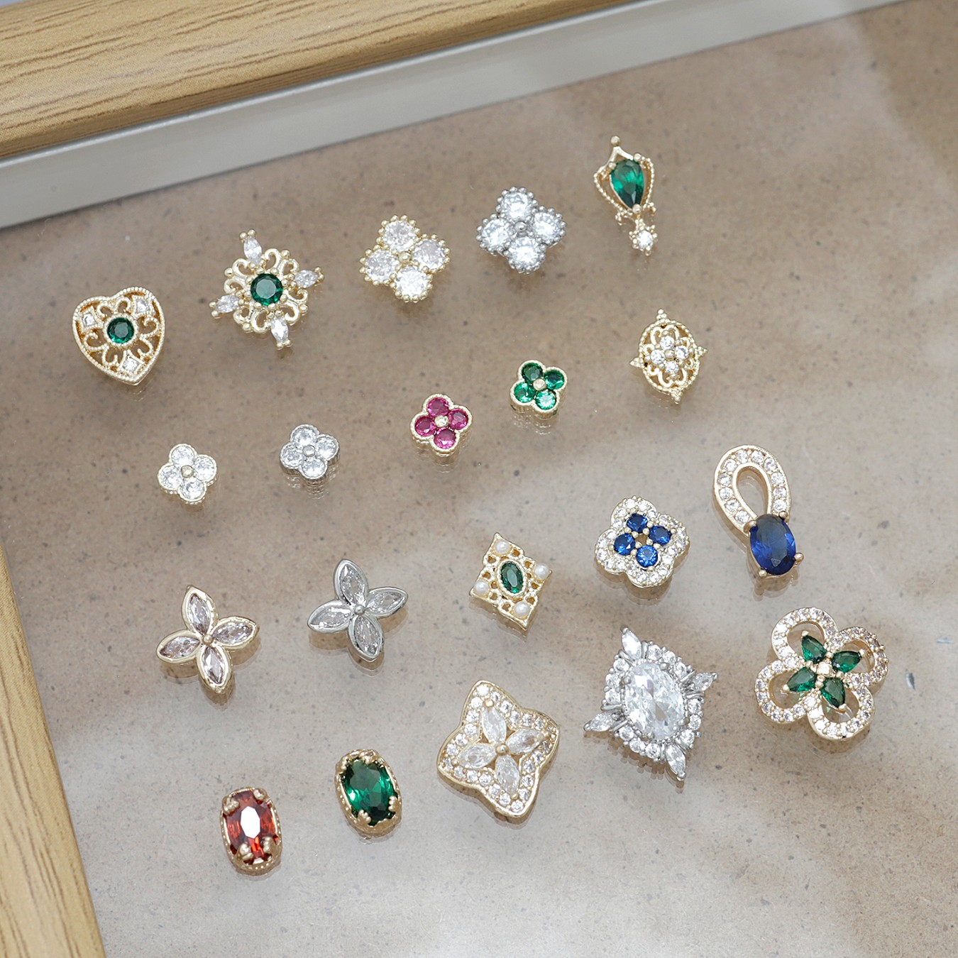 美甲复古轻奢锆石饰品钻绿宝石钻