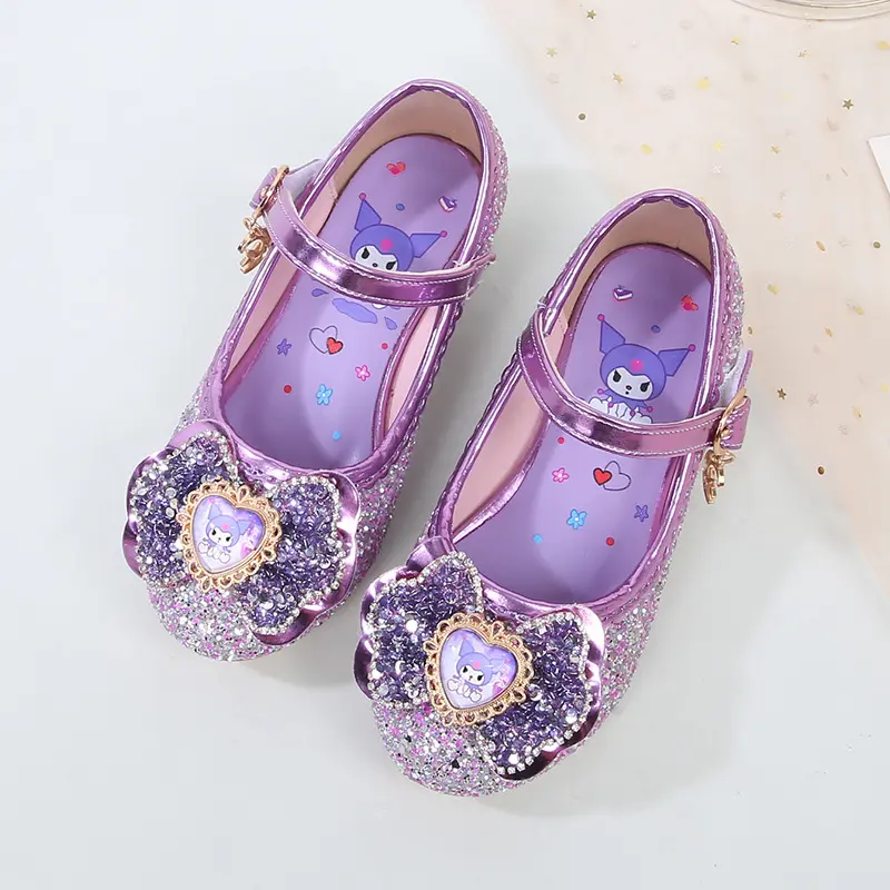 高颜值酷洛米表演鞋女孩