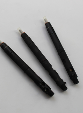 28457614共轨喷油器总成YA400-1112100-011适用于CRI0德尔福B1012