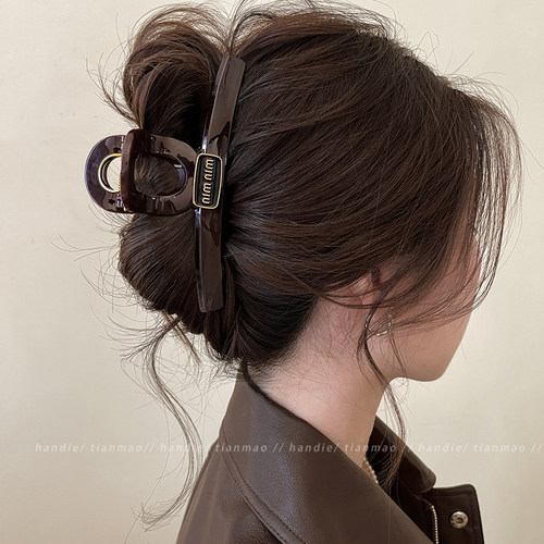 简约时尚~高级感字母抓夹