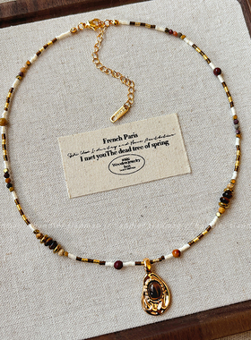 高级感咖色吊坠串珠项链女款2025新款高端轻奢小众锁骨链颈链配饰