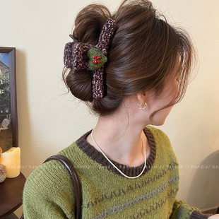 复古蝴蝶结爱心抓夹女毛绒大号鲨鱼夹2025新款高级感发夹新年发饰