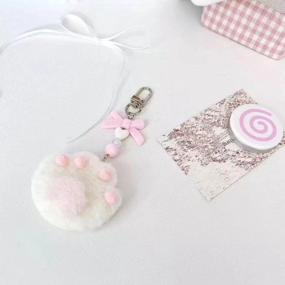 甜亚风毛绒猫爪挂链 少女风粉色系 可爱甜系小猫咪钥匙扣挂件卡册