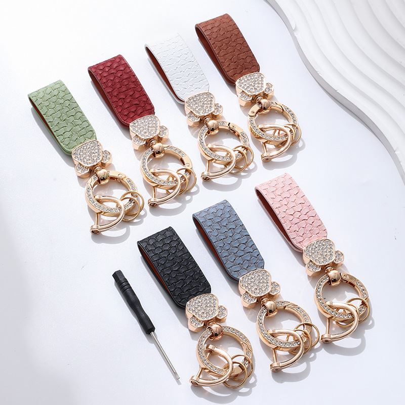 创意小熊轻奢钥匙扣女生汽车电车家用钥匙皮革钥匙扣金属挂件饰品