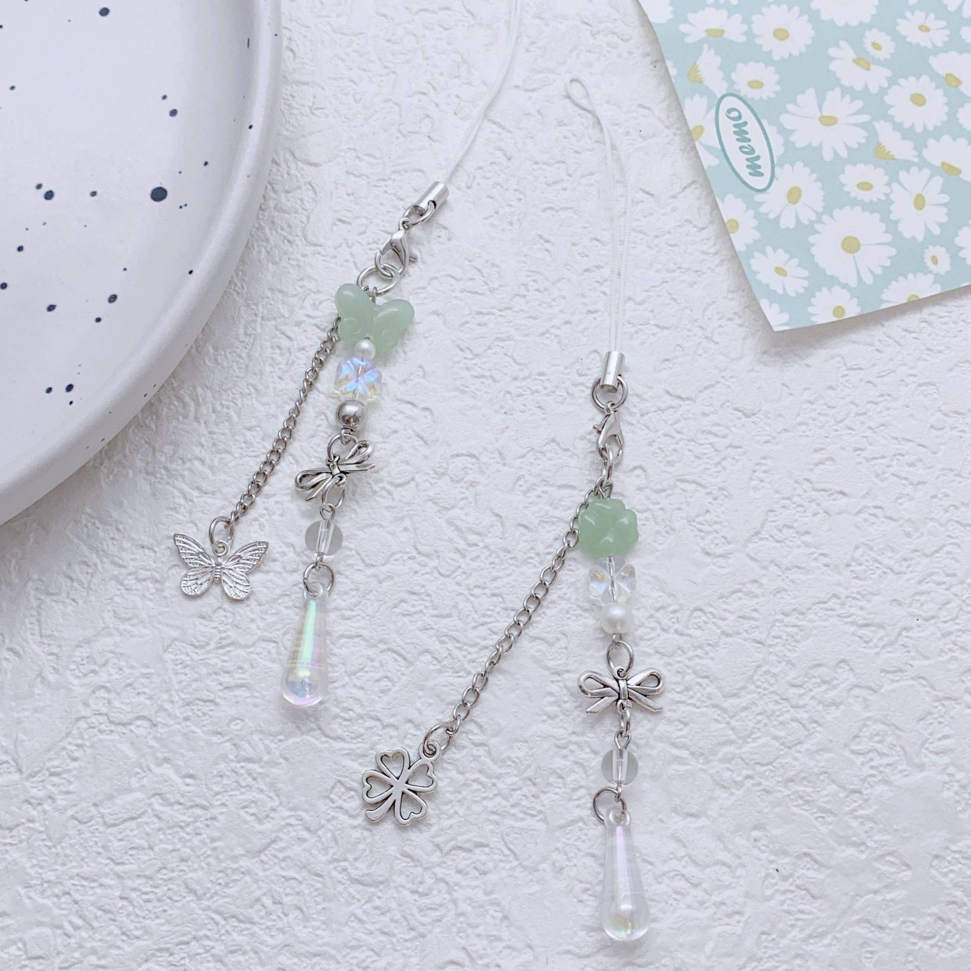 日系小清新四叶草蝴蝶水滴串珠短链手机链咕卡挂件女饰品