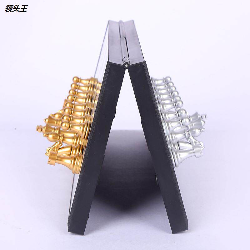 스팟 도매 흑백 금은 체스 조각 자기 체스 접이식 체스 보드 자기 자석 스톤 체스