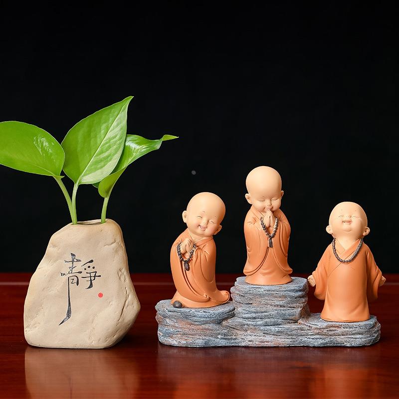 家居玄关电视柜摆件慧悟小和尚车载卡通公仔小沙弥汽车用品大全新
