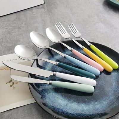 高颜值ins风色彩色仿瓷塑料柄不锈钢餐具勺子叉子西餐刀奶油刀定