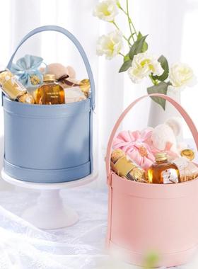 圆形手提红色皮质抱抱桶伴手礼盒结婚伴娘礼物包装盒鲜花束插花盒定制