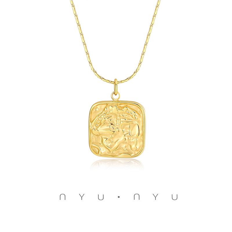 NYUNYU钛钢压花几何方块项链