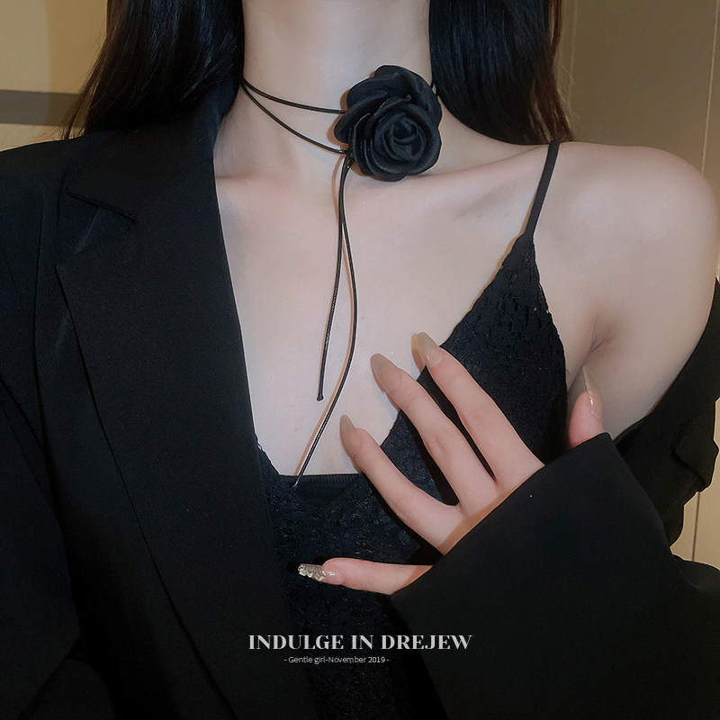 黑色玫瑰颈带花朵颈链项链女choker锁骨项圈高级感脖子配饰颈花