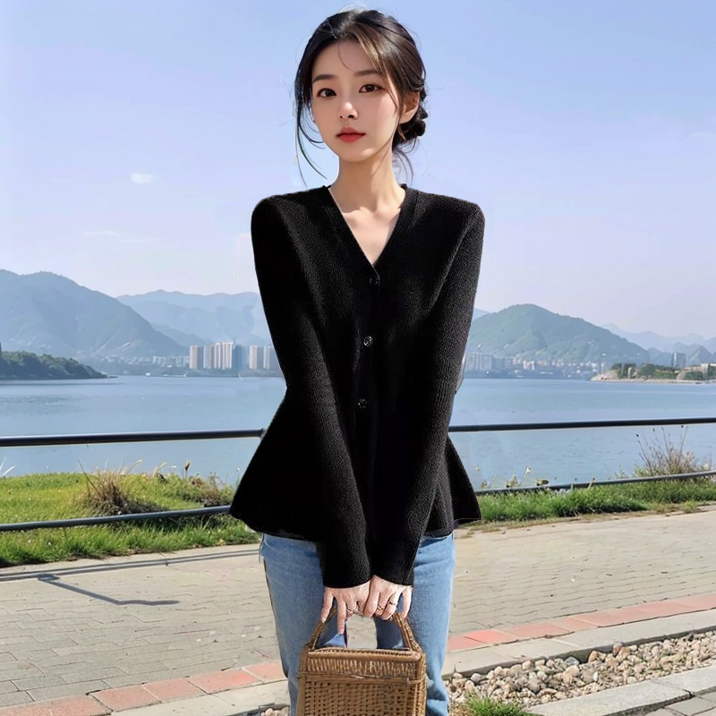 黑色v领毛衣开衫女秋冬季新款鱼尾收腰显瘦小香风针织衫上衣外套