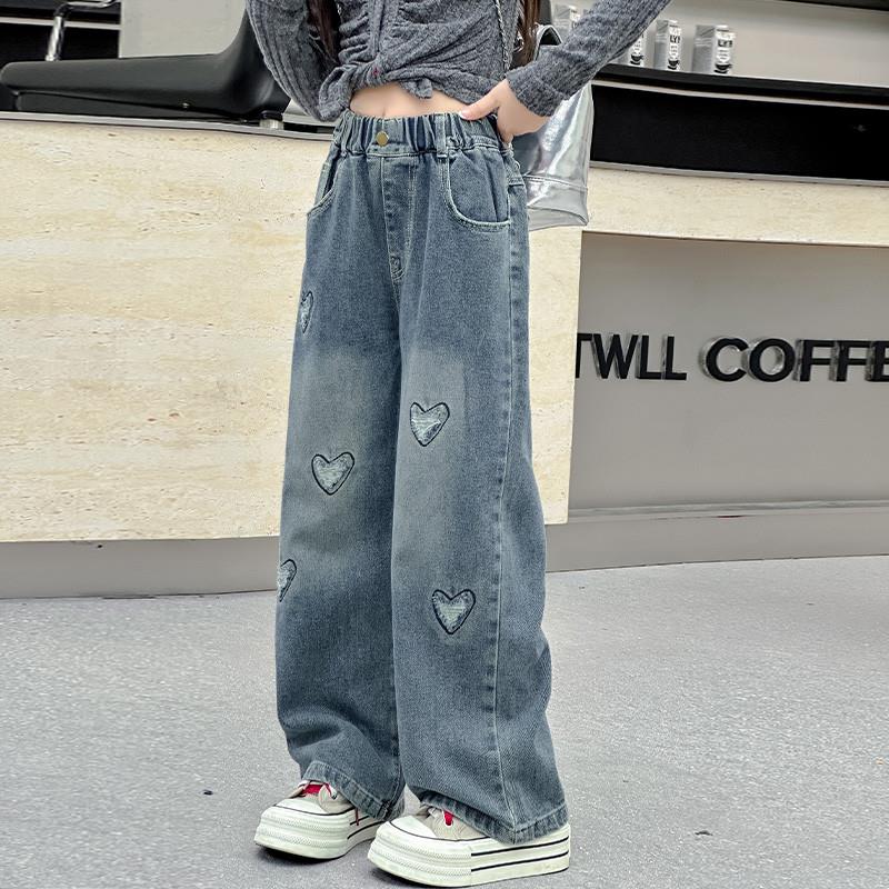 女大童直筒牛仔裤秋季2025新款洋气女孩初中生爱心阔腿裤春秋长裤