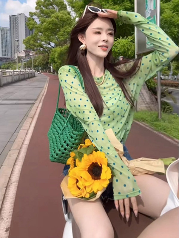 绿色圆点右肩长袖女式春秋季欧洲薄设计宽松优雅略透明防晒上衣