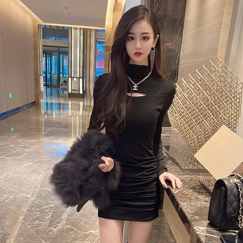 黑色镂空打底高领连衣裙女秋冬欧货褶皱长袖修身包臀裙加绒短裙子
