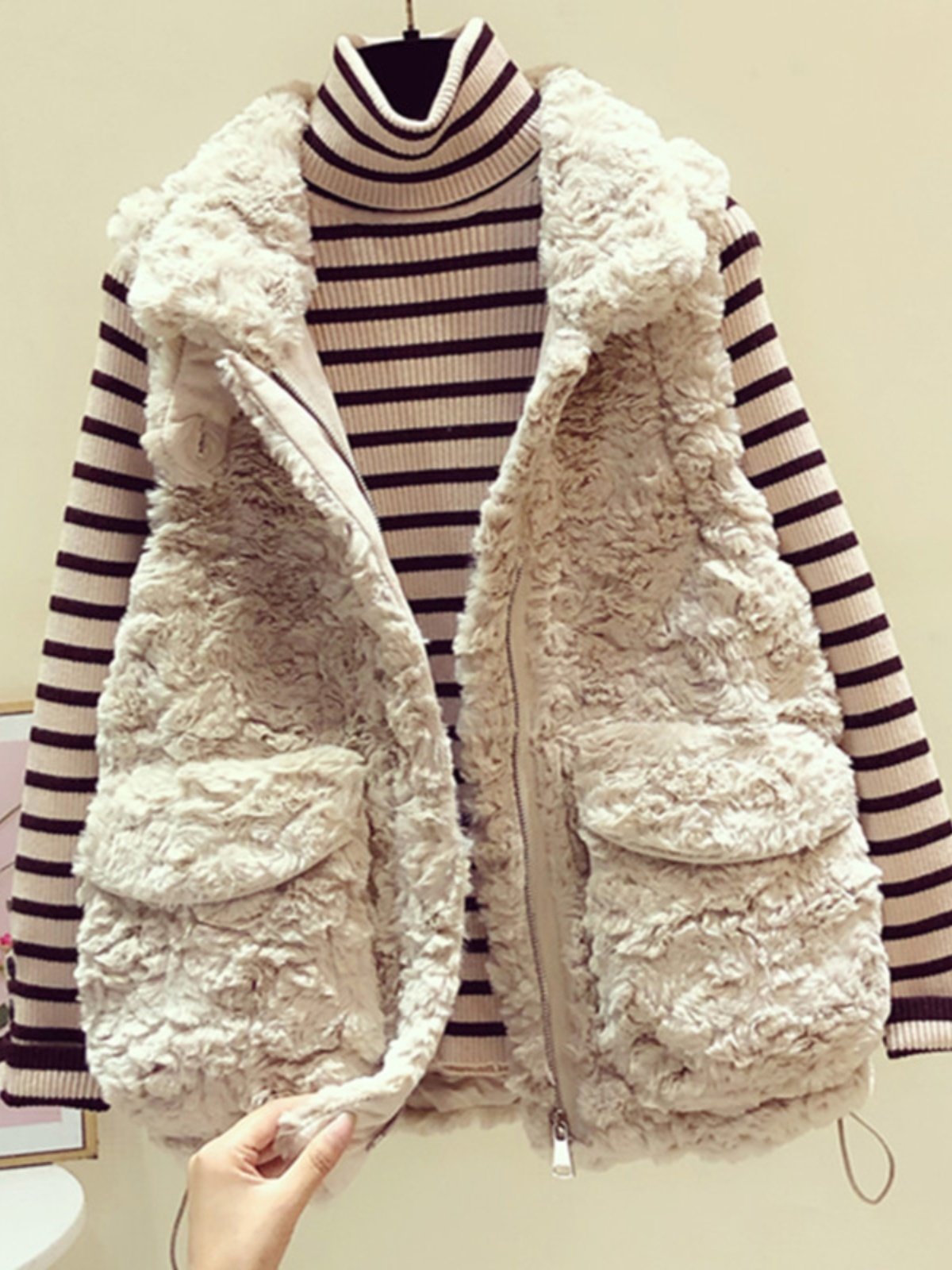 彷羊羔毛马甲女士冬欧货皮毛一体外套外穿毛绒背心坎肩中长款马夹