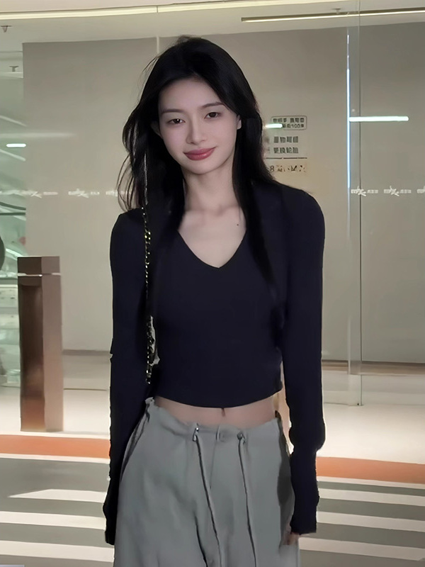 黑色V领长袖女t恤春秋季欧洲站新性感风格时尚简单短修身修身上衣