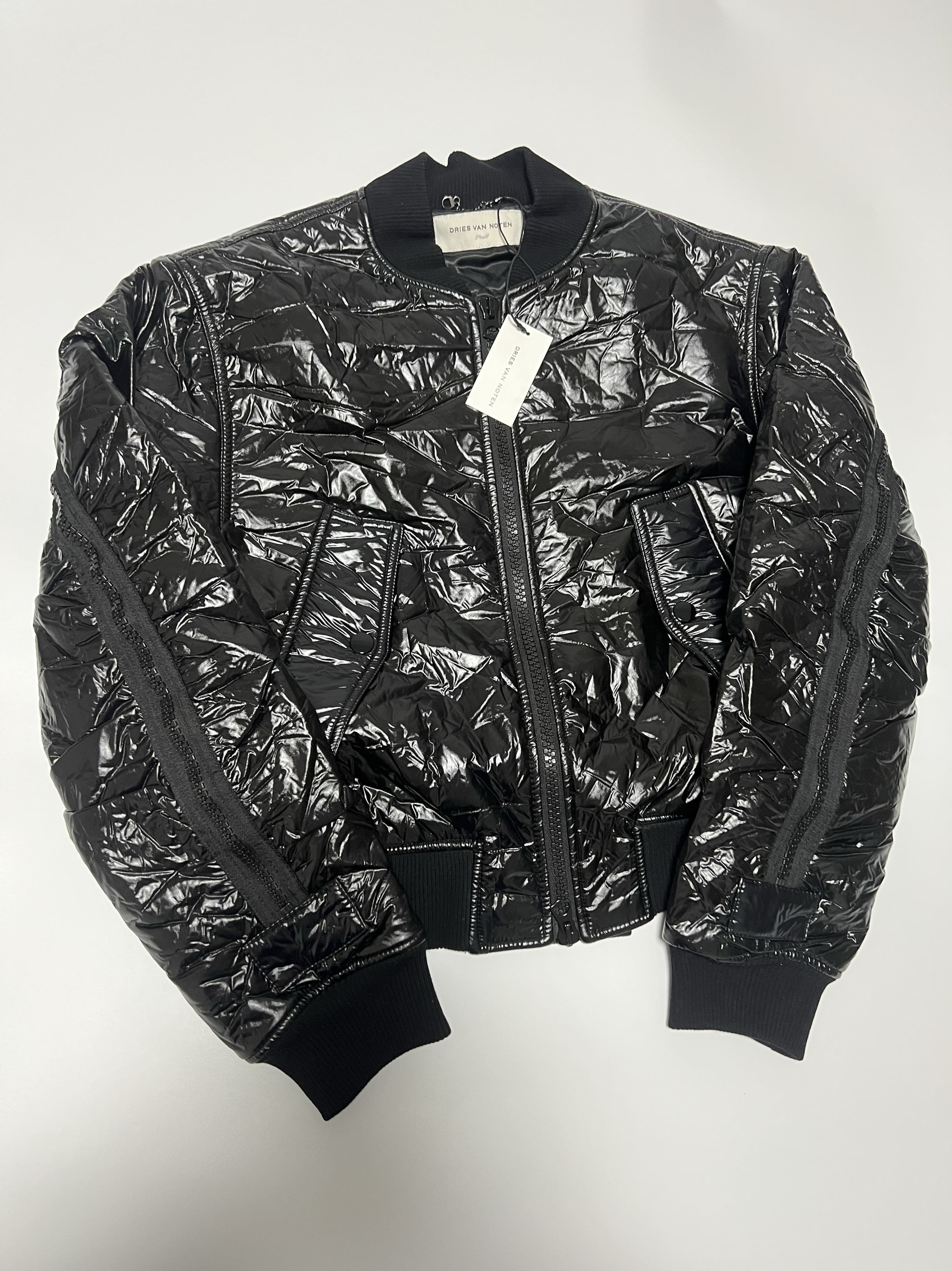 GROWLING SMALL EYES DVN 22FW BLACK AND WHITE PLEATED ZIP HIGH STREET JACKET JACKET ZIPPER BOMBER