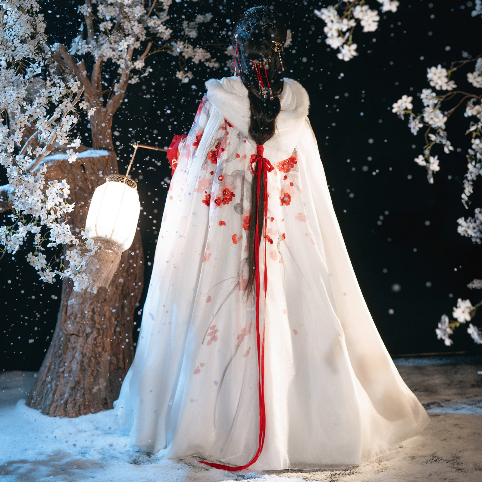 仙楚姬【红梅】原创汉服女中国风加绒加厚白色红梅斗篷日常秋冬款,女装/女士精品,汉服套装,淘宝优惠券,粉丝福利购,淘宝优惠卷