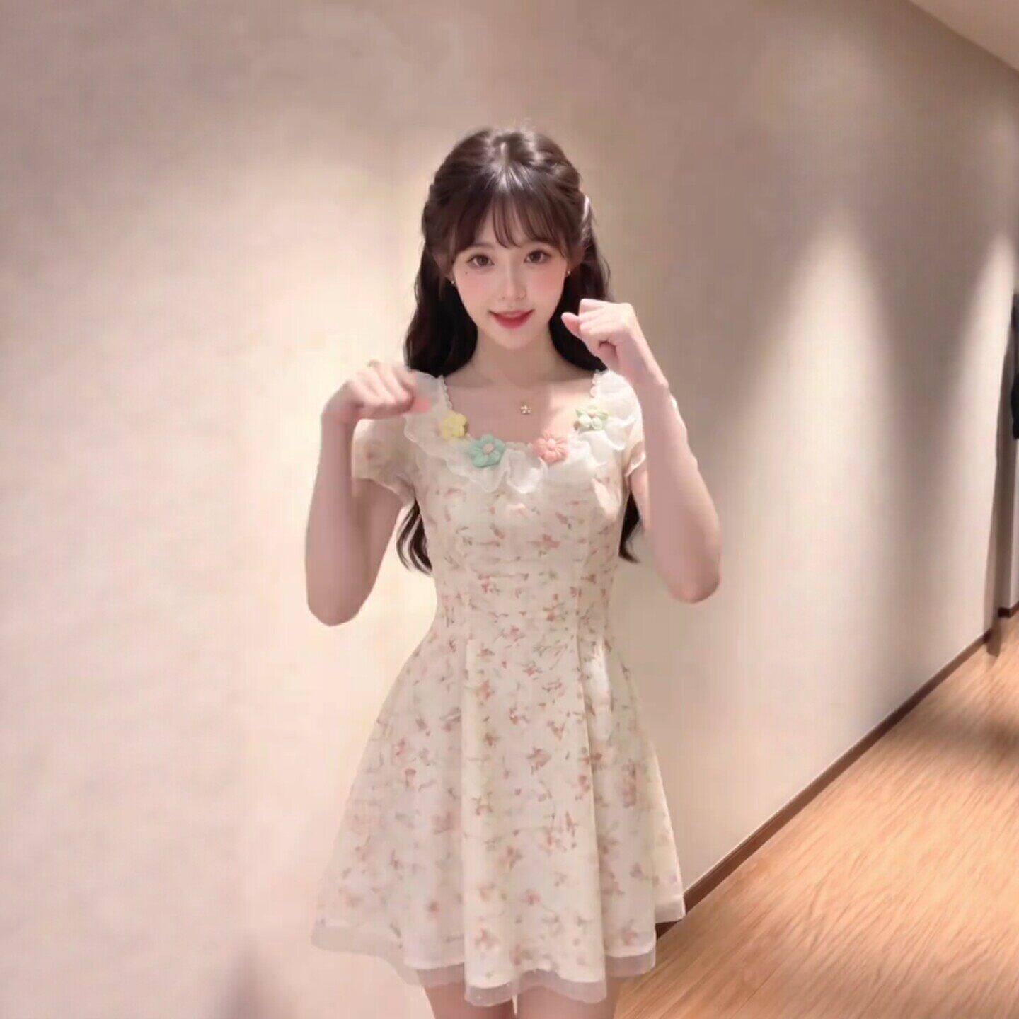 专柜温柔风甜美碎花收腰显瘦蓬蓬小裙子26夏天穿搭绝美不撞款连衣