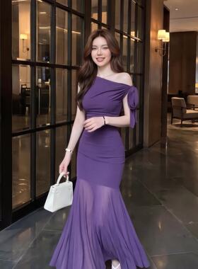 专柜法式紫色设计感斜肩连衣裙子女夏季2026新款拼接薄纱气质露肩