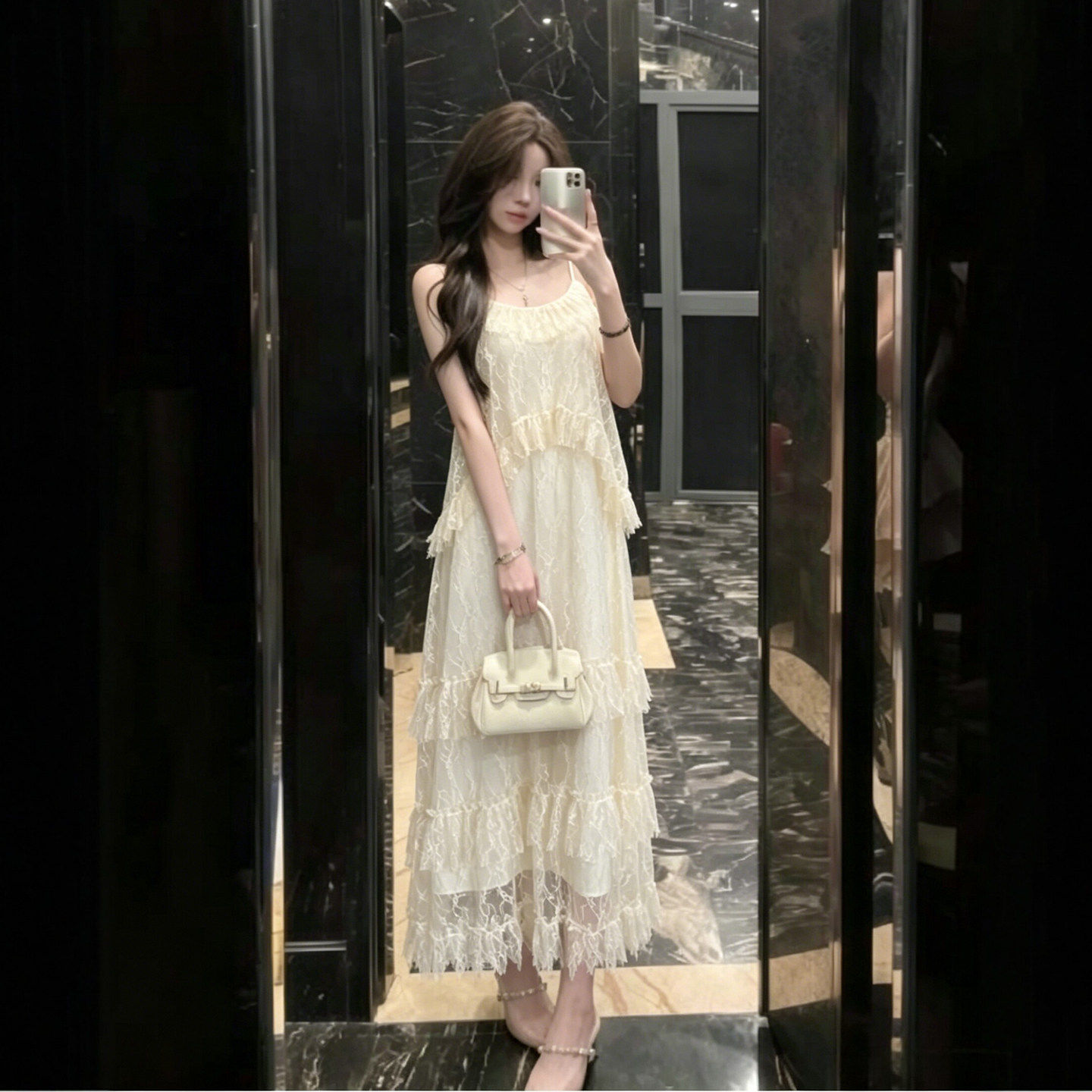 专柜法式温柔风独特超好看吊带仙女长裙设计感度假风连衣裙26夏天