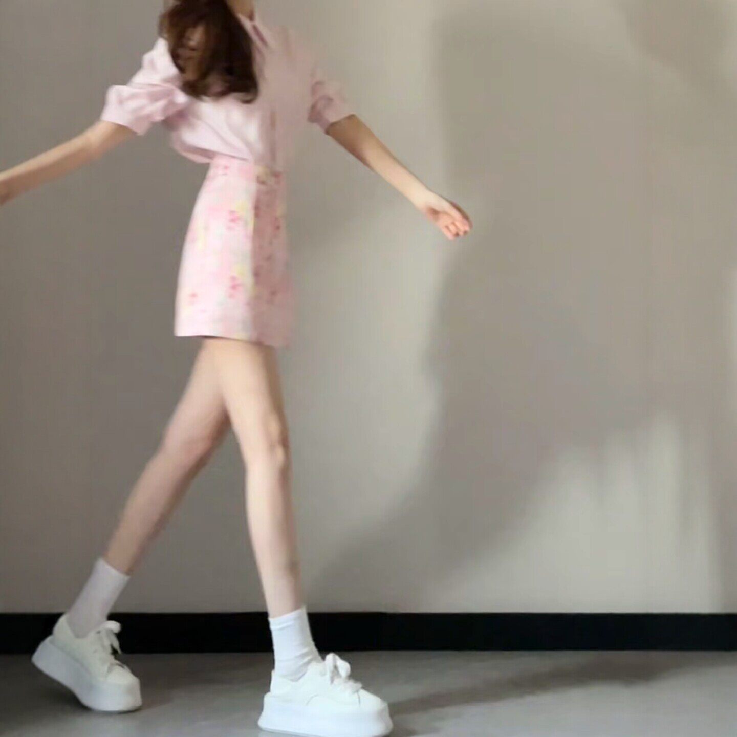 专柜独特漂亮绝美小套装温柔风甜美上衣印花半身裙一整套ootd穿搭