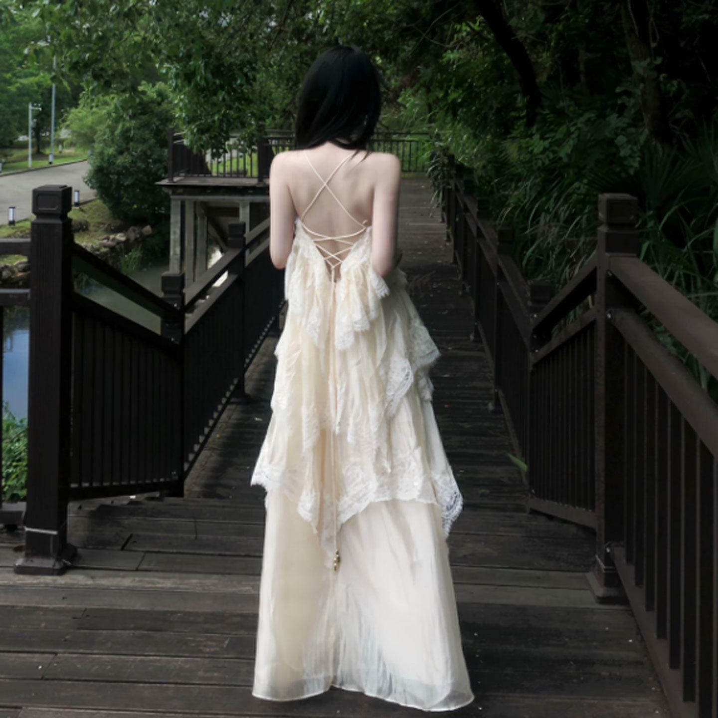 专柜温柔系穿搭独特超好看的露背仙女吊带连衣裙设计感小众长裙26