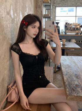 专柜吊带背心女夏2026新款修身显瘦收腰纯欲辣妹蕾丝性感黑色上衣