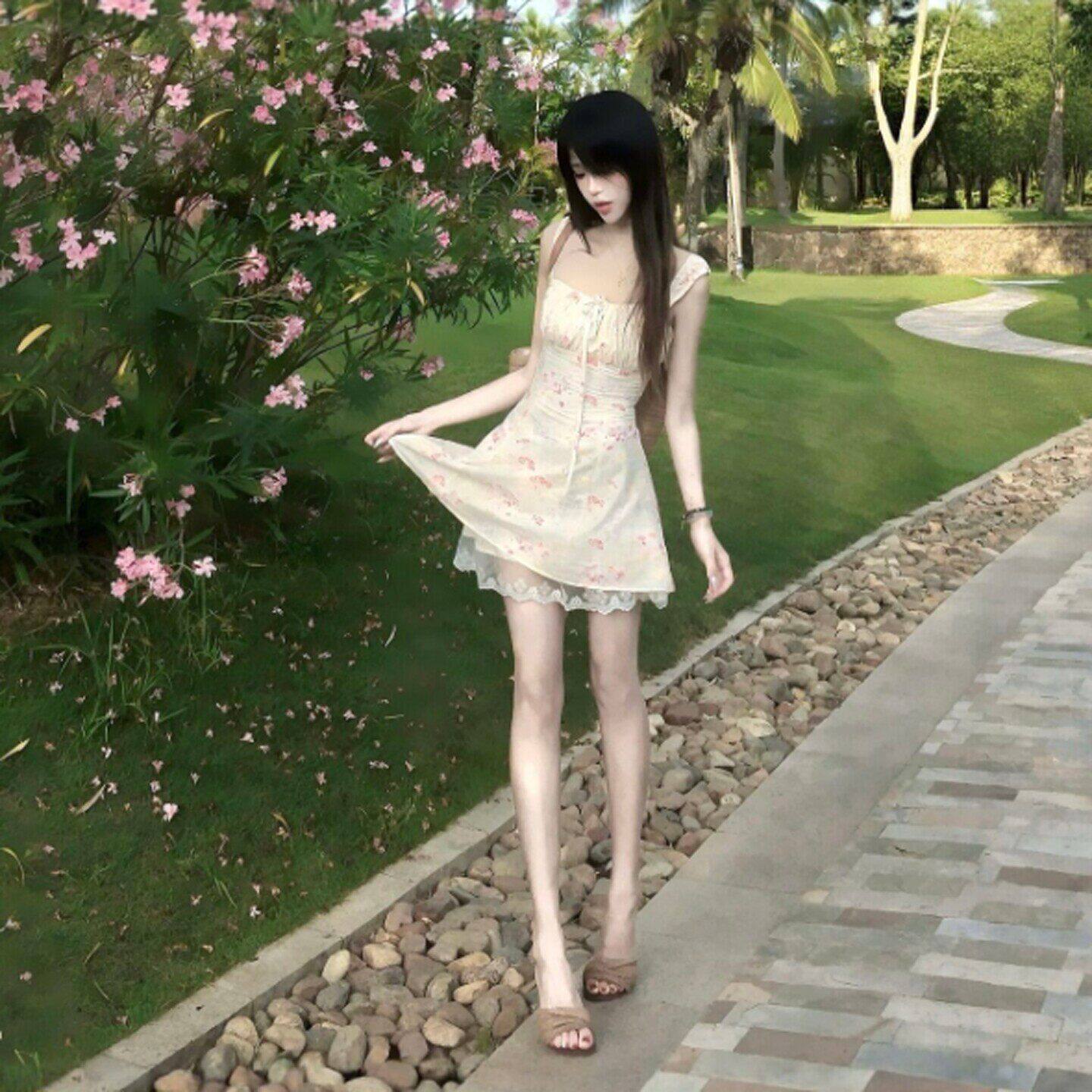 专柜法式小个子巨好看的收腰修身吊带连衣裙绝美不撞款小裙子2026