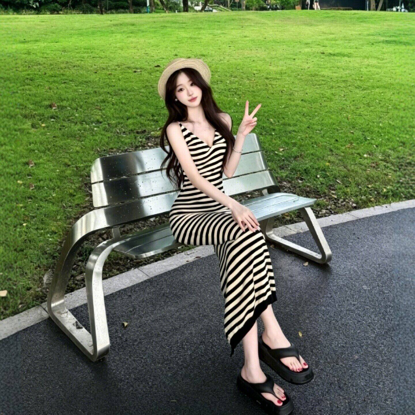 专柜韩系小众不撞款裙子温柔风高级感气质条纹吊带修身连衣裙26年
