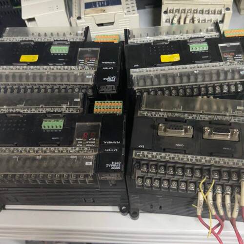 PLC   CP1H-XA40DT 功能完好 成色漂亮