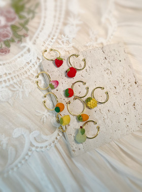 女性可爱手工钩织水果戒指